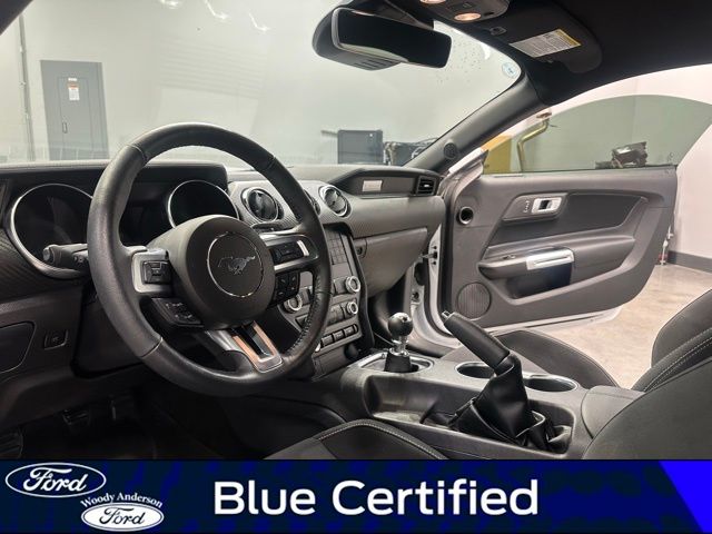 2023 Ford Mustang EcoBoost photo 8