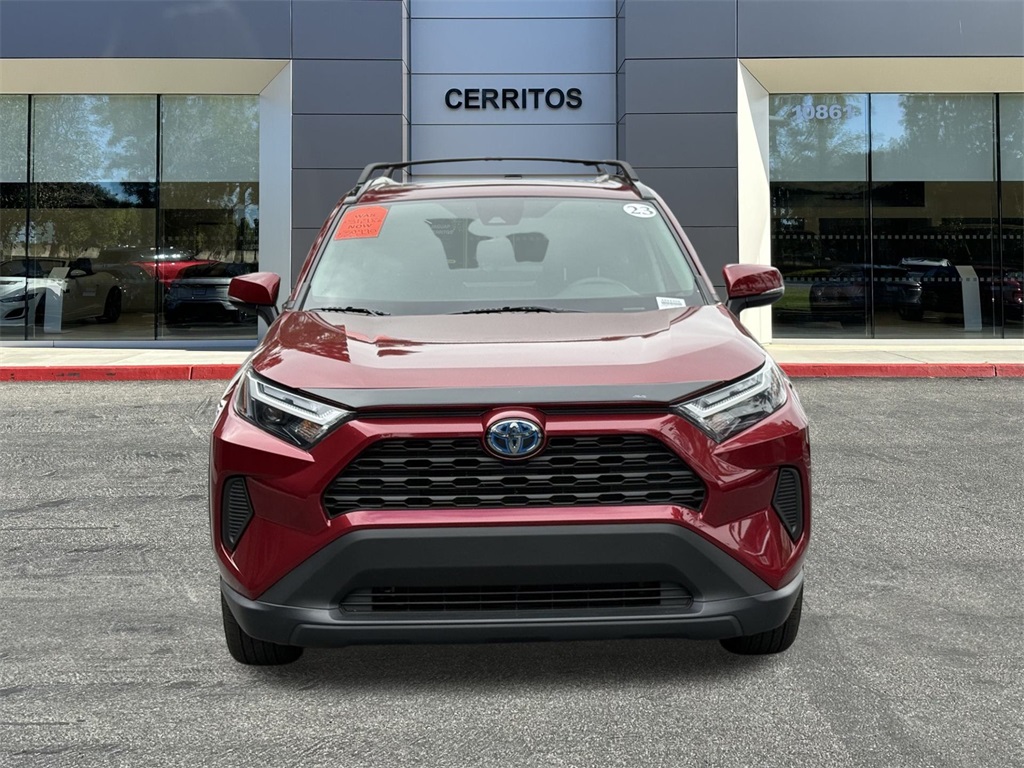 2023 Toyota RAV4 Hybrid XLE photo 2