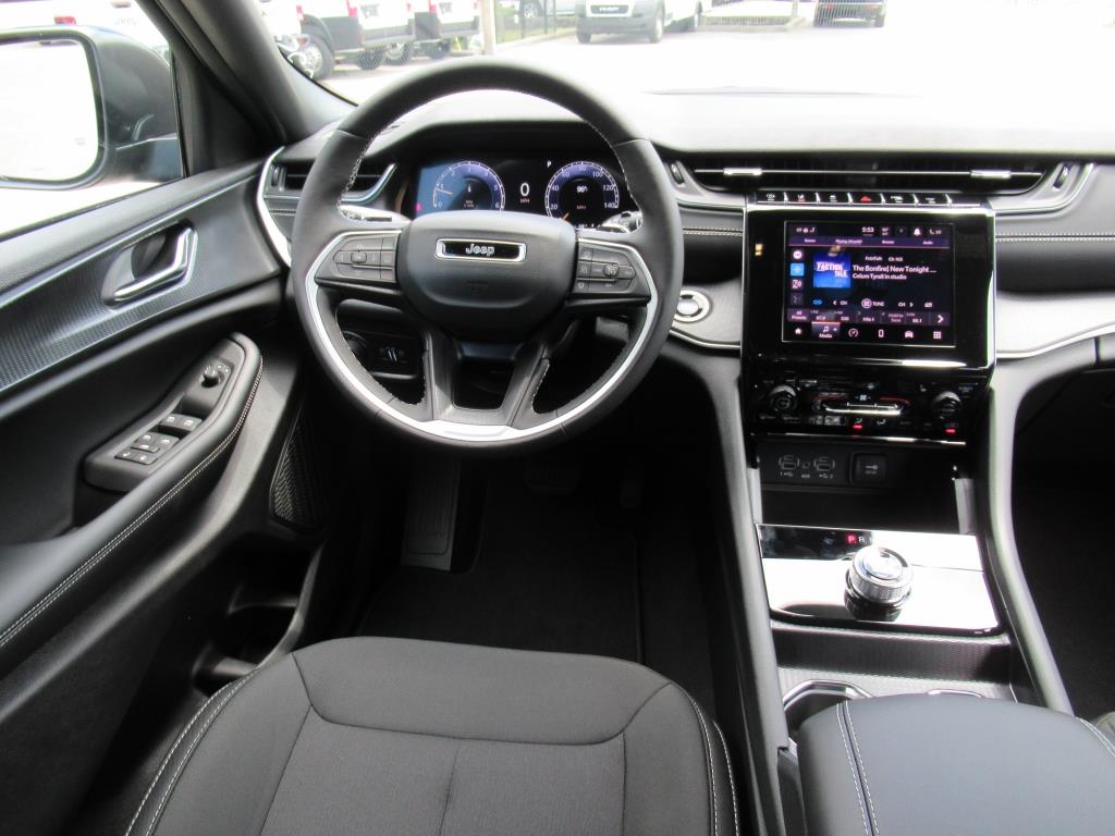 2025 Jeep Grand Cherokee Laredo X photo 10