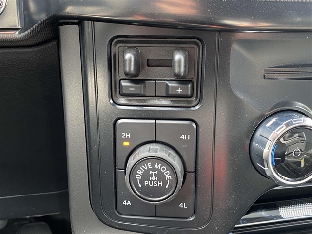 2025 Ford F-150 Lariat photo 18