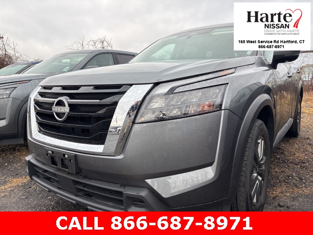 2024 Nissan Pathfinder SV's photo