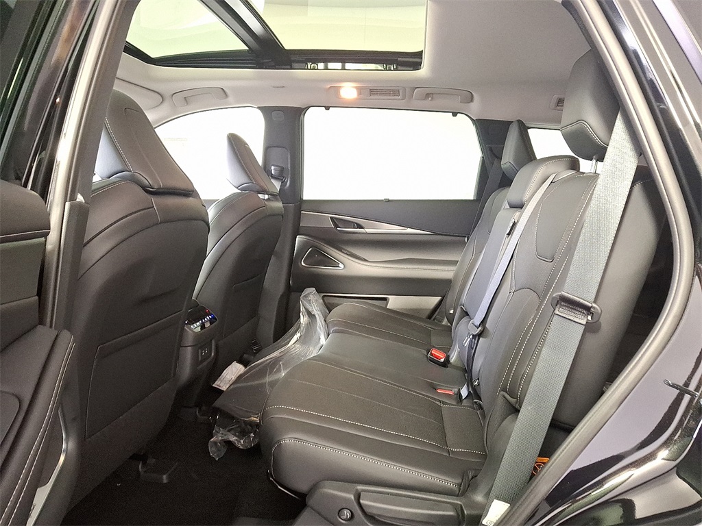 2026 Infiniti QX60 Luxe AWD photo 9