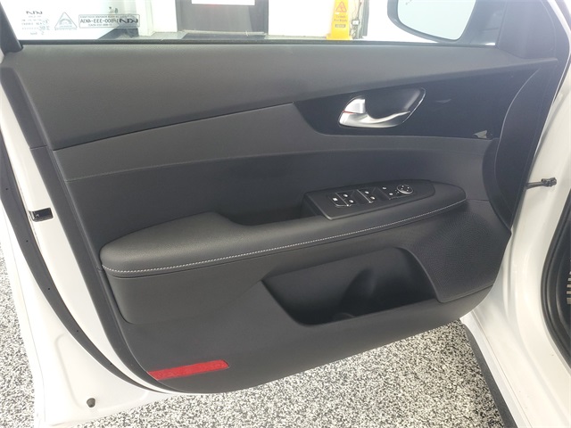 2023 Kia Forte GT-Line photo 6