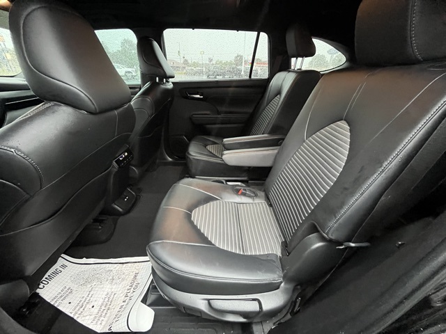 2024 Toyota Highlander LE photo 4