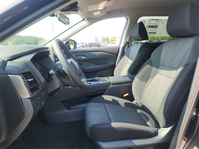 2026 Nissan Rogue SV photo 4