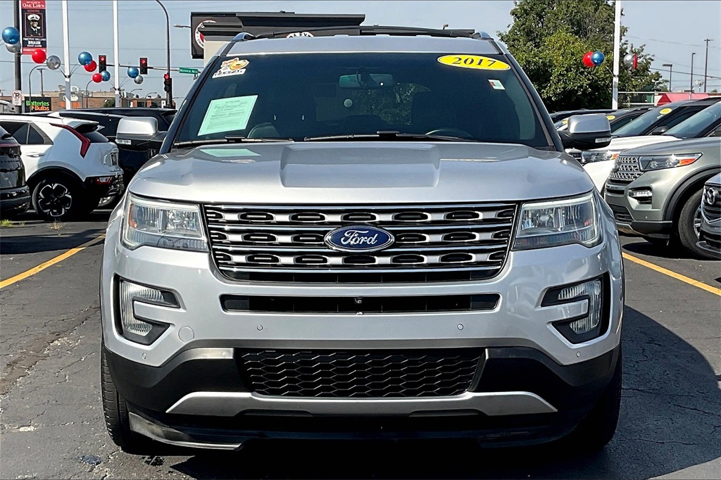 2017 Ford Explorer Limited photo 2
