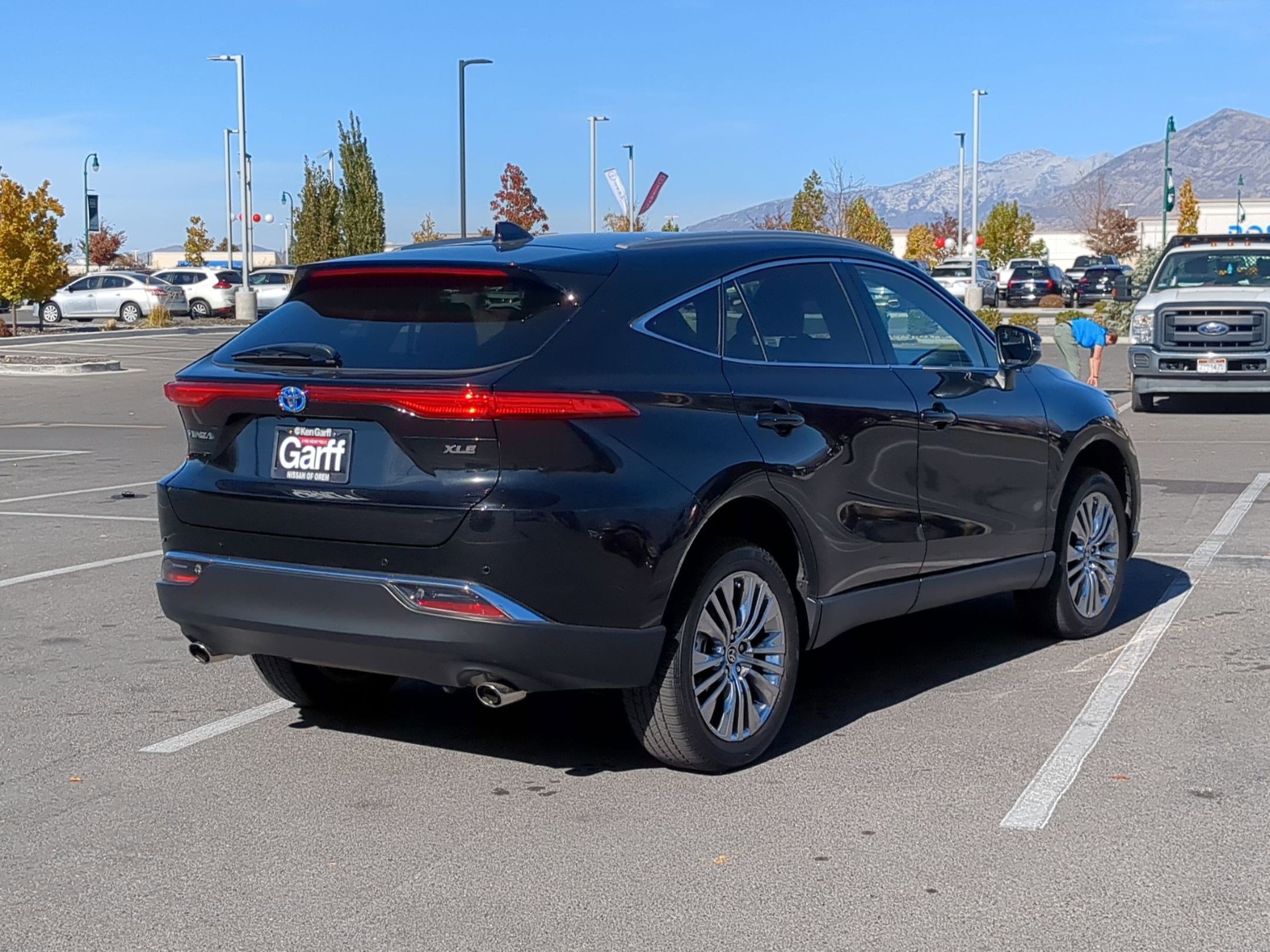2024 Toyota Venza XLE photo 3