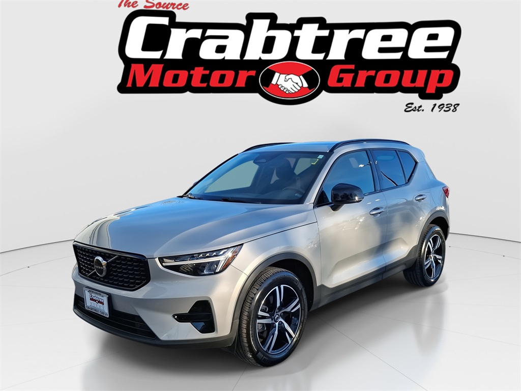 2024 Volvo XC40 Core