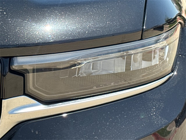 2023 Jeep Grand Cherokee Summit photo 5