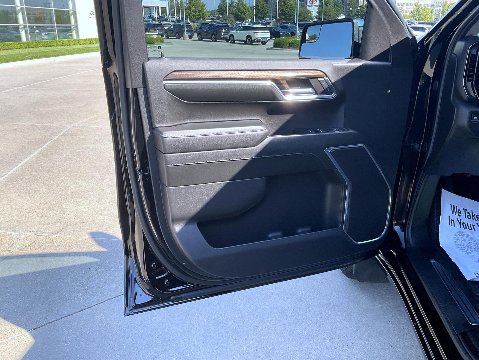 2024 Chevrolet Silverado 1500 LT photo 8