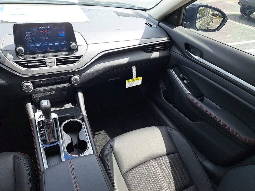 2025 Nissan Altima 2.5 SR photo 17