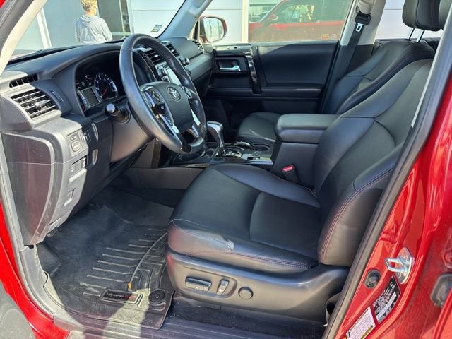 2018 Toyota 4Runner SR5 photo 2