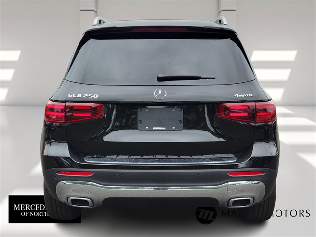 2025 Mercedes Benz GLB 250 4MATIC photo 3