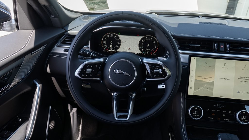2025 Jaguar F-PACE P250 R-Dynamic S photo 11