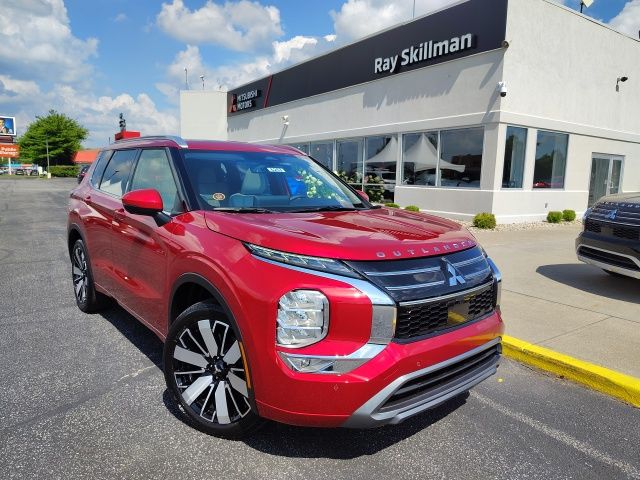 2025 Mitsubishi Outlander SEL's photo