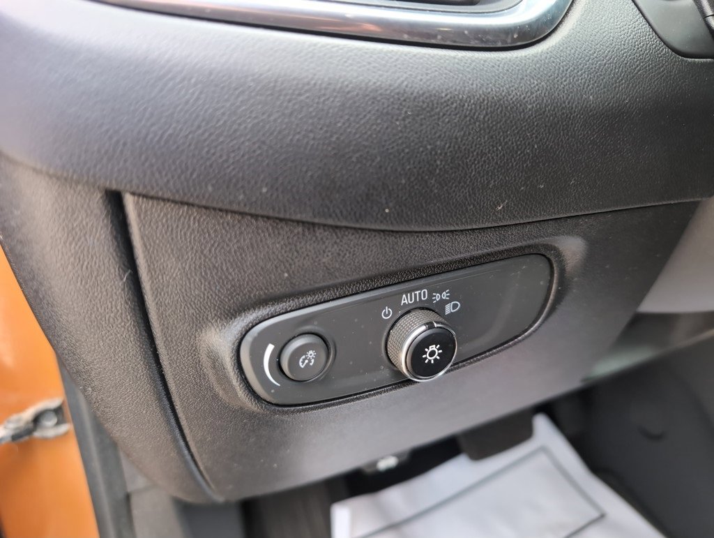 2018 Chevrolet Equinox LT photo 16