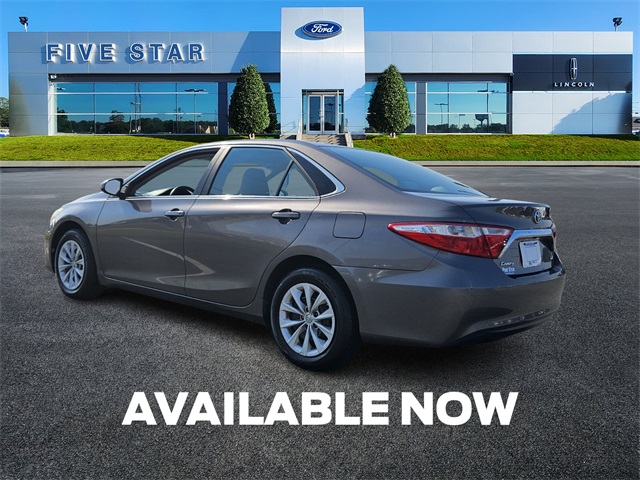 2017 Toyota Camry LE photo 5