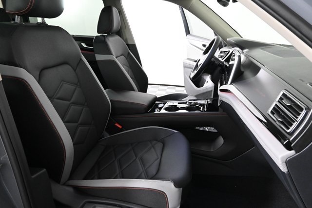2025 Volkswagen Atlas Peak Edition SE photo 9