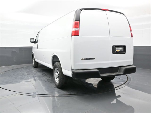 2025 Chevrolet Express Cargo 2500 photo 3