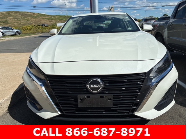 2023 Nissan Altima 2.5 SV photo 2