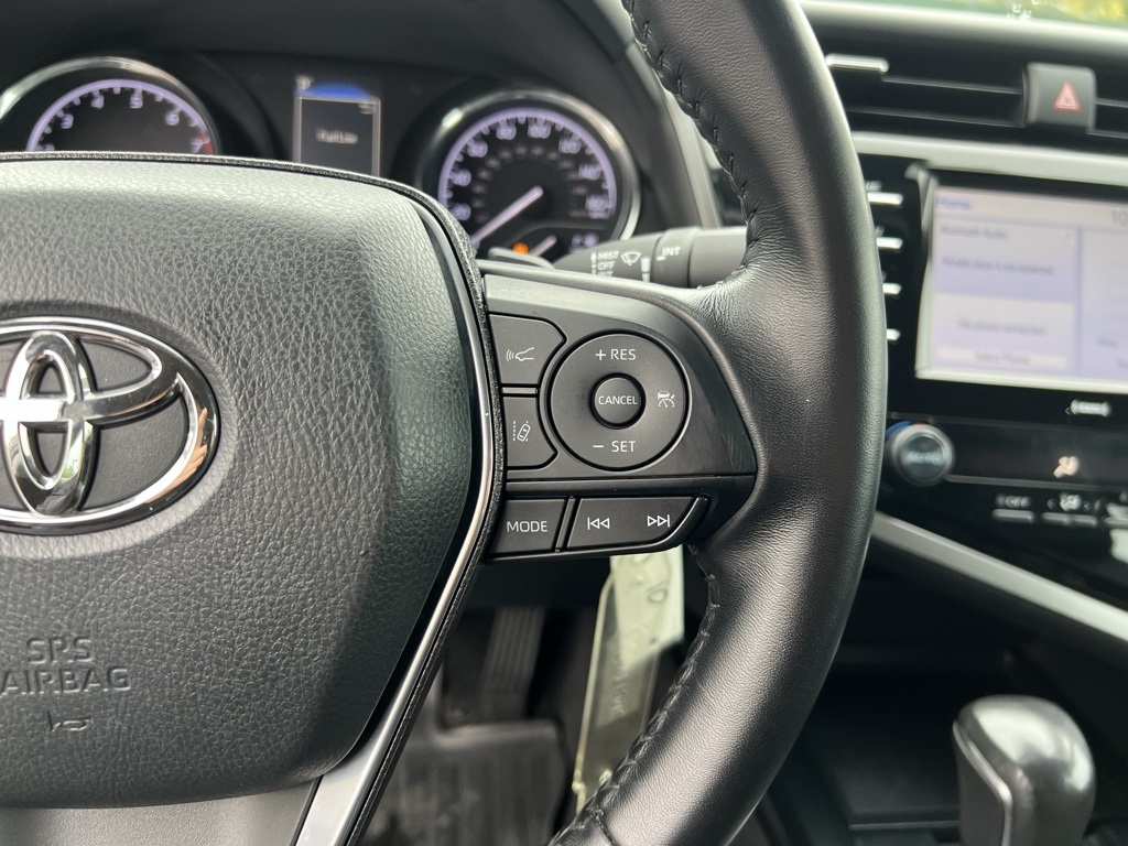 2020 Toyota Camry SE photo 16
