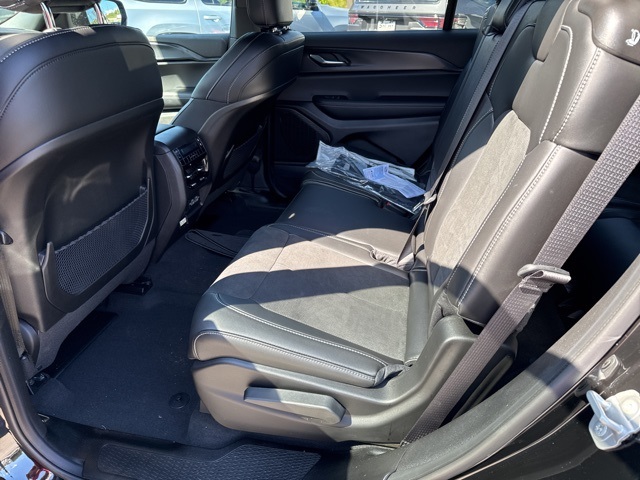 2025 Jeep Grand Cherokee Altitude X photo 13