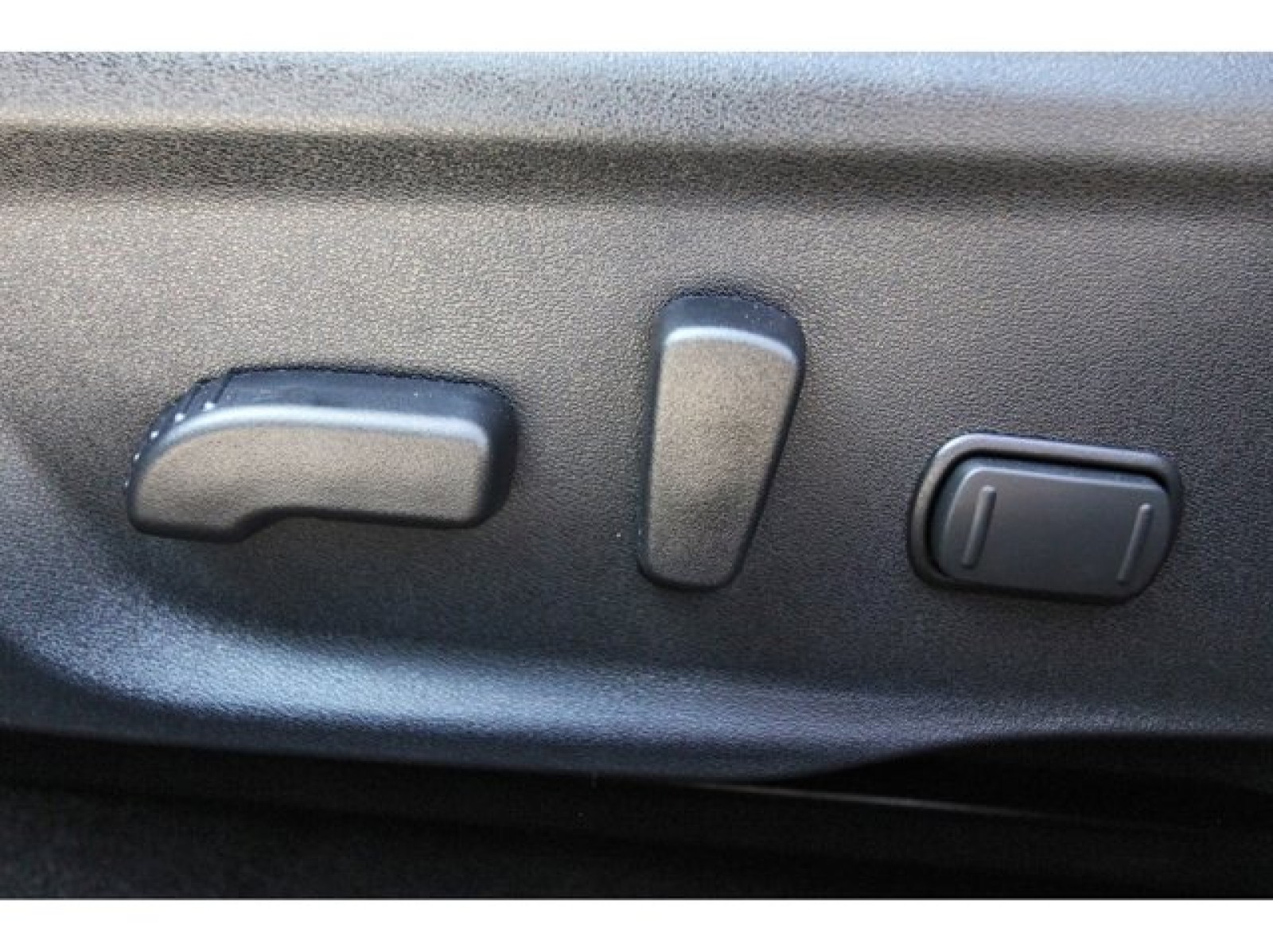 2025 Nissan Sentra SR White at Robbins Nissan