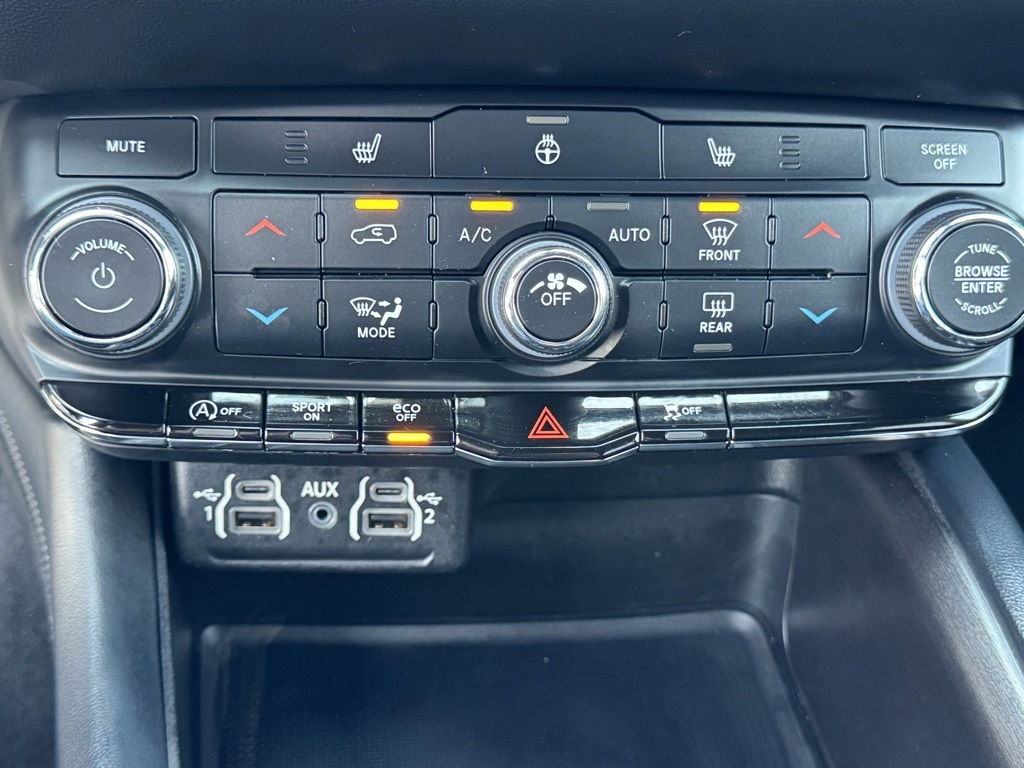 2023 Dodge Durango SXT photo 13
