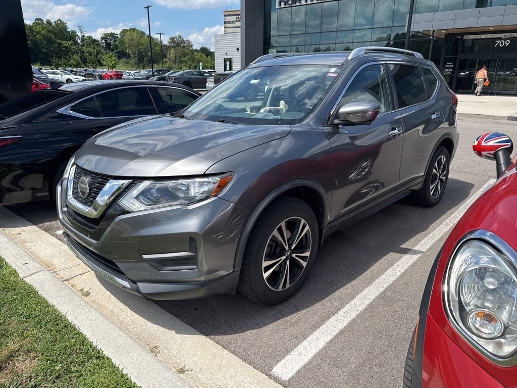 2019 Nissan Rogue SV photo 3