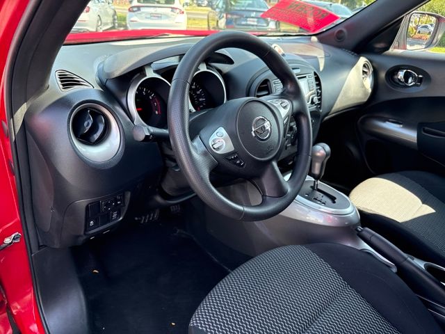 2016 Nissan Juke S photo 11