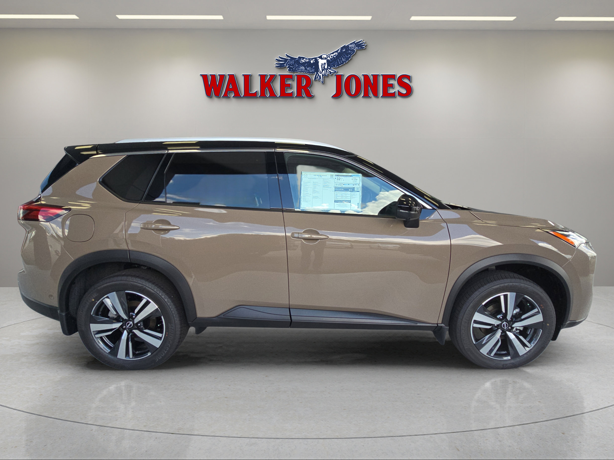 2025 Nissan Rogue SL photo 3