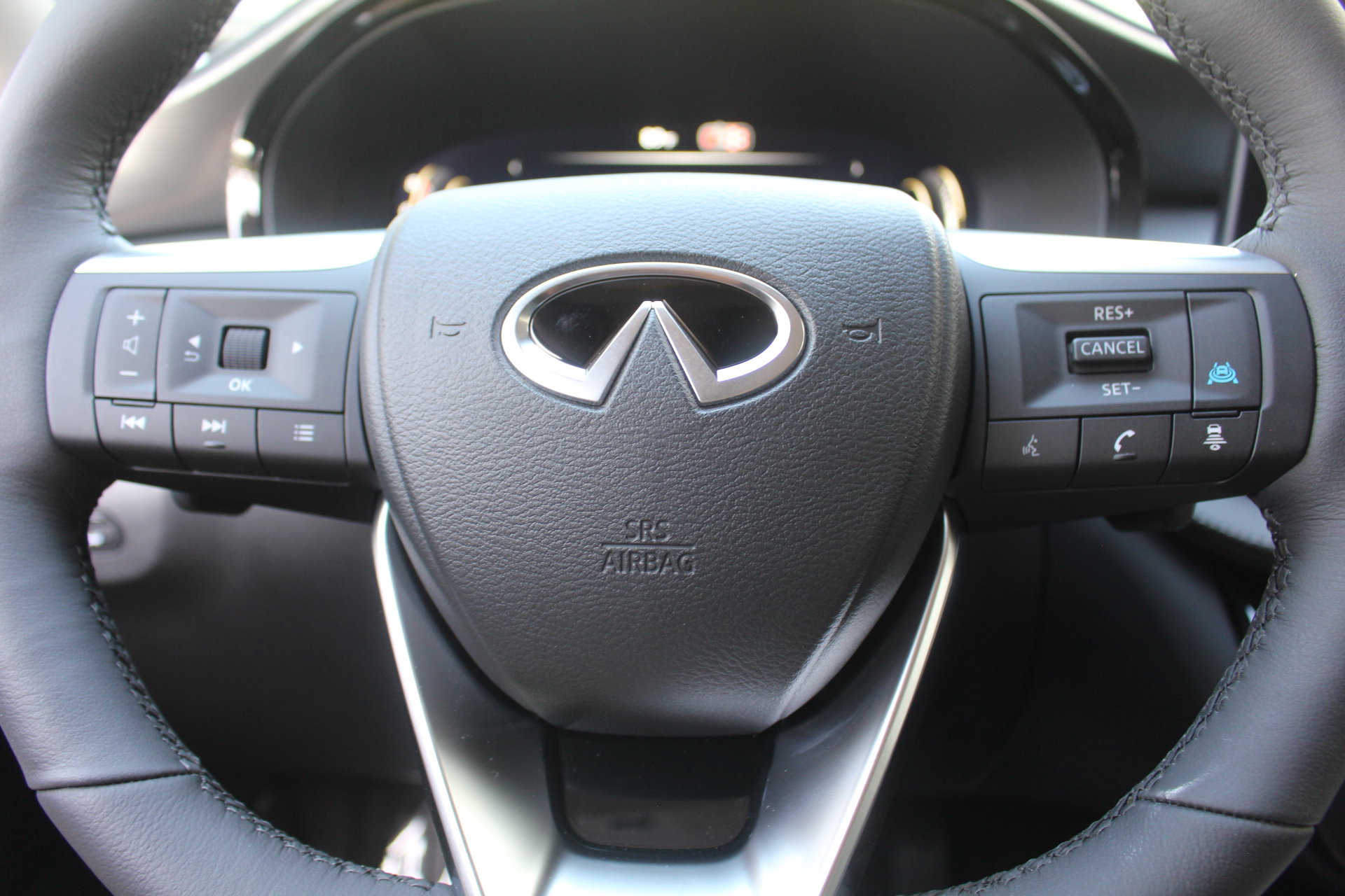 2026 Infiniti QX60 Luxe photo 19