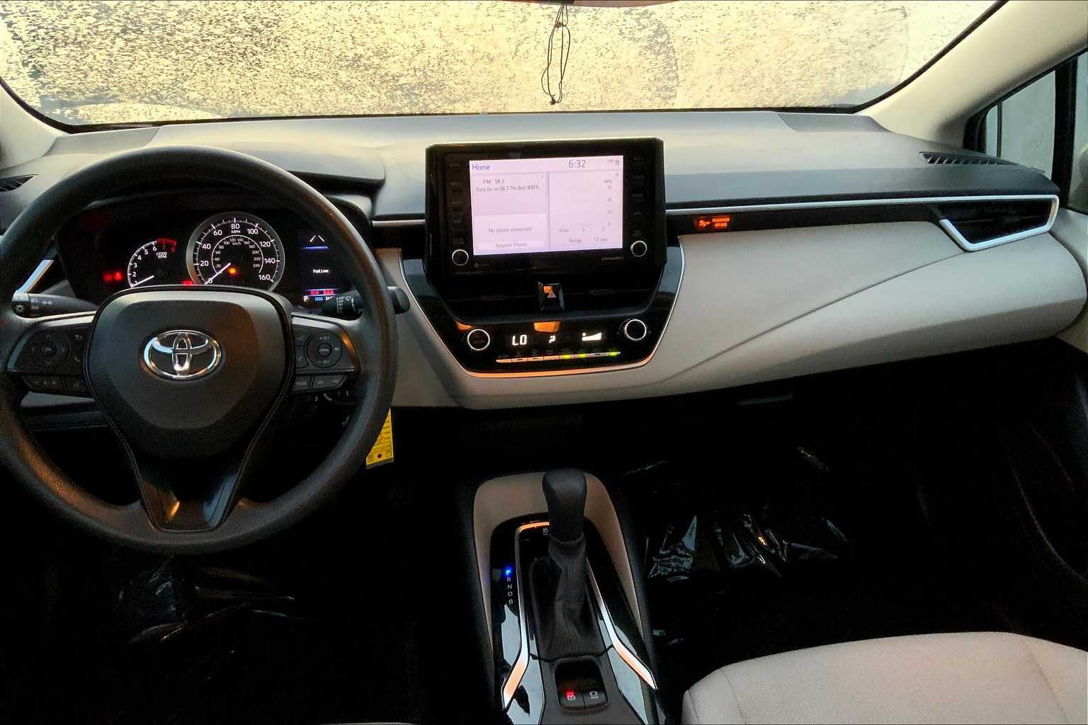 2022 Toyota Corolla LE photo 6