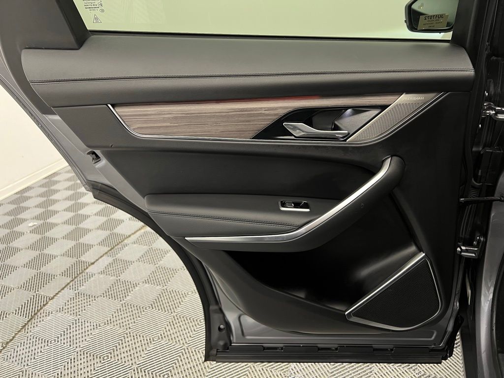 2022 Jaguar F-PACE P250 S photo 44