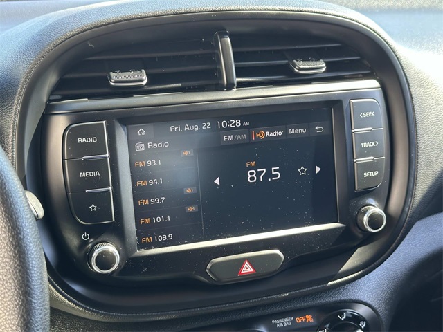 2023 Kia Soul LX photo 3