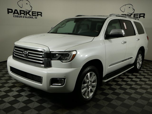 2022 Toyota Sequoia Platinum's photo