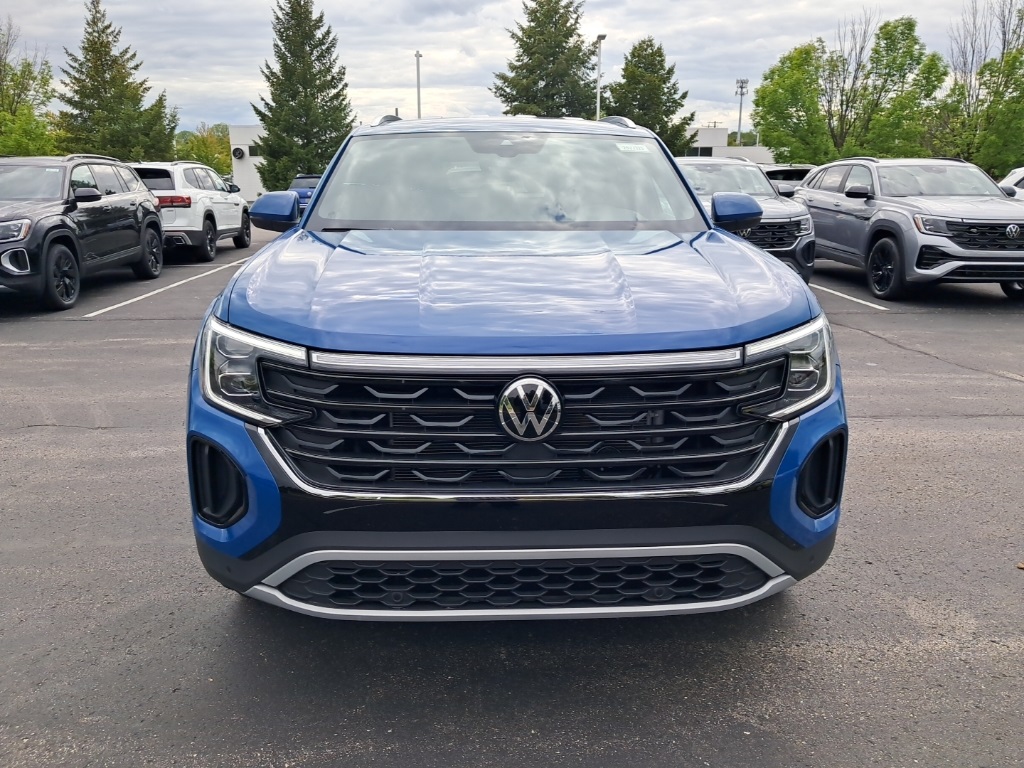 2025 Volkswagen Atlas Cross Sport SE Technology photo 2