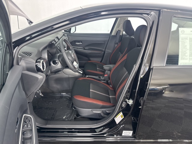 2025 Nissan Versa 1.6 SR photo 22