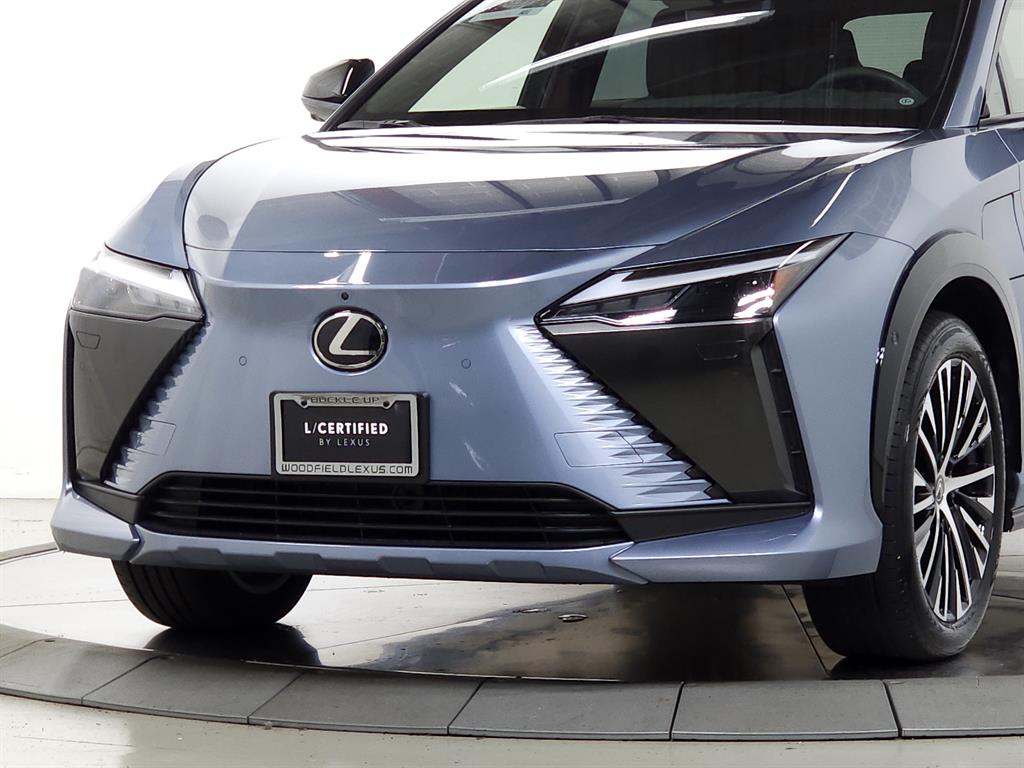 2023 Lexus RZ 450e photo 3