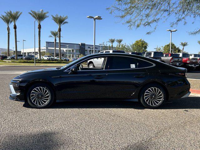 2025 Hyundai Sonata Hybrid Limited photo 5