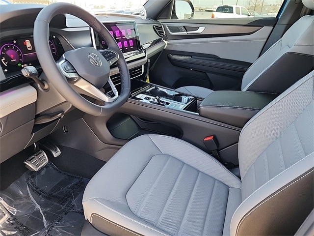 2025 Volkswagen Atlas Cross Sport SEL R-Line photo 10