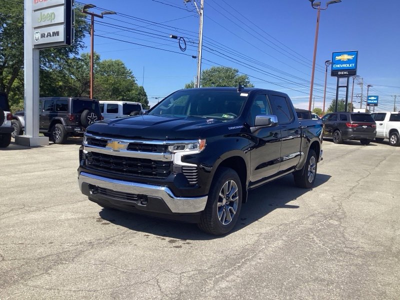 2025 Chevrolet Silverado 1500 LT photo 3