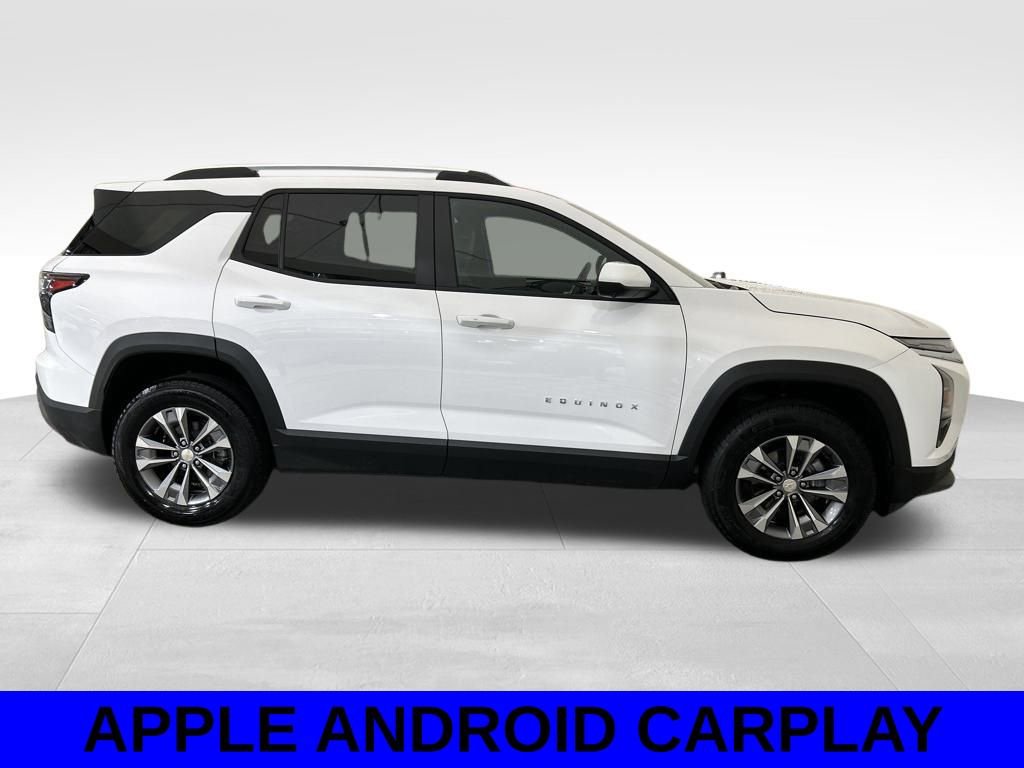 2025 Chevrolet Equinox LT photo 2