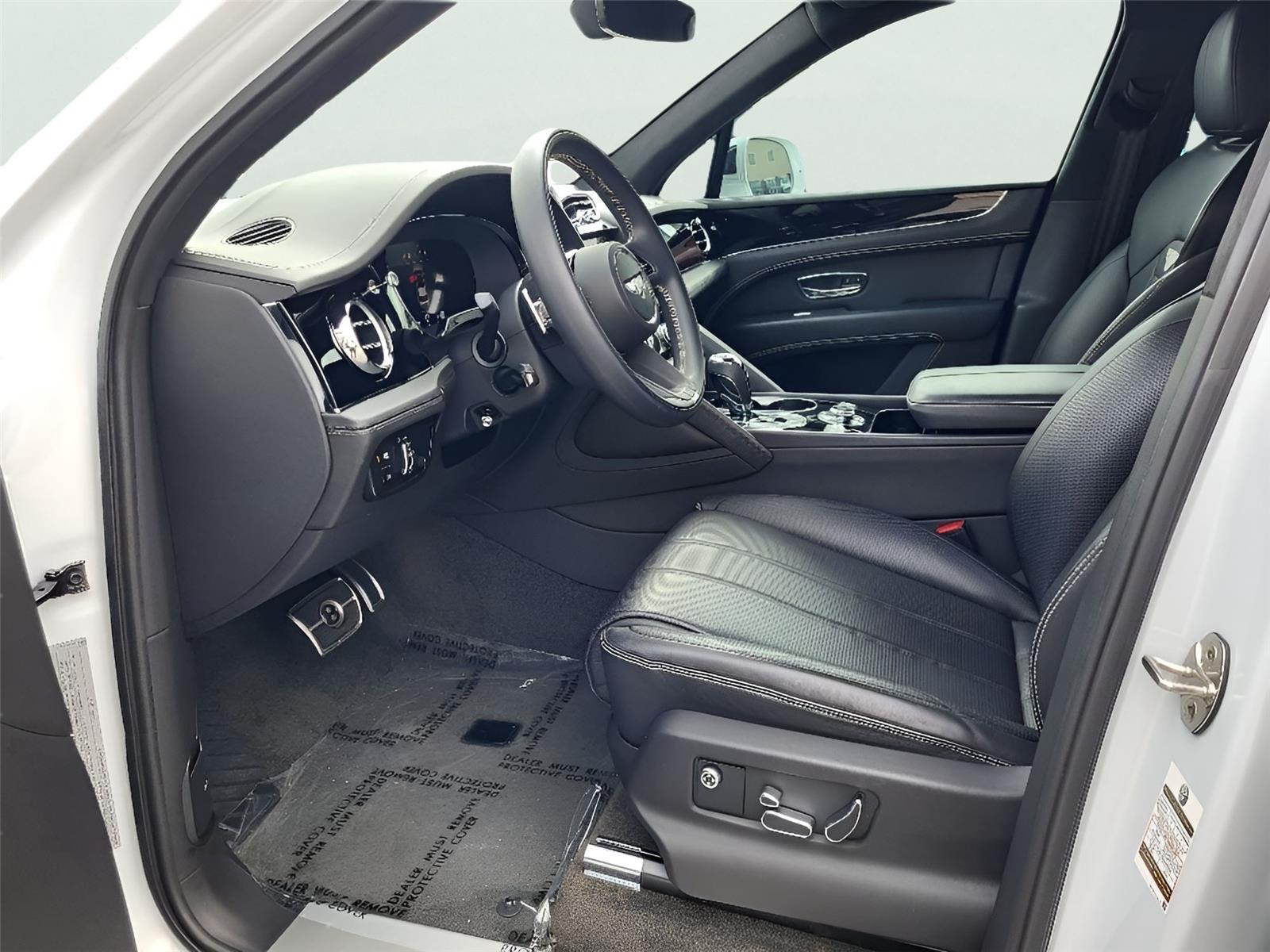 2021 Bentley Bentayga V8 photo 8
