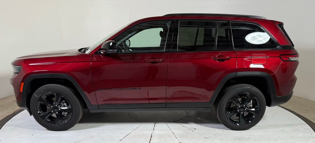 2025 Jeep Cherokee Altitude X photo 3