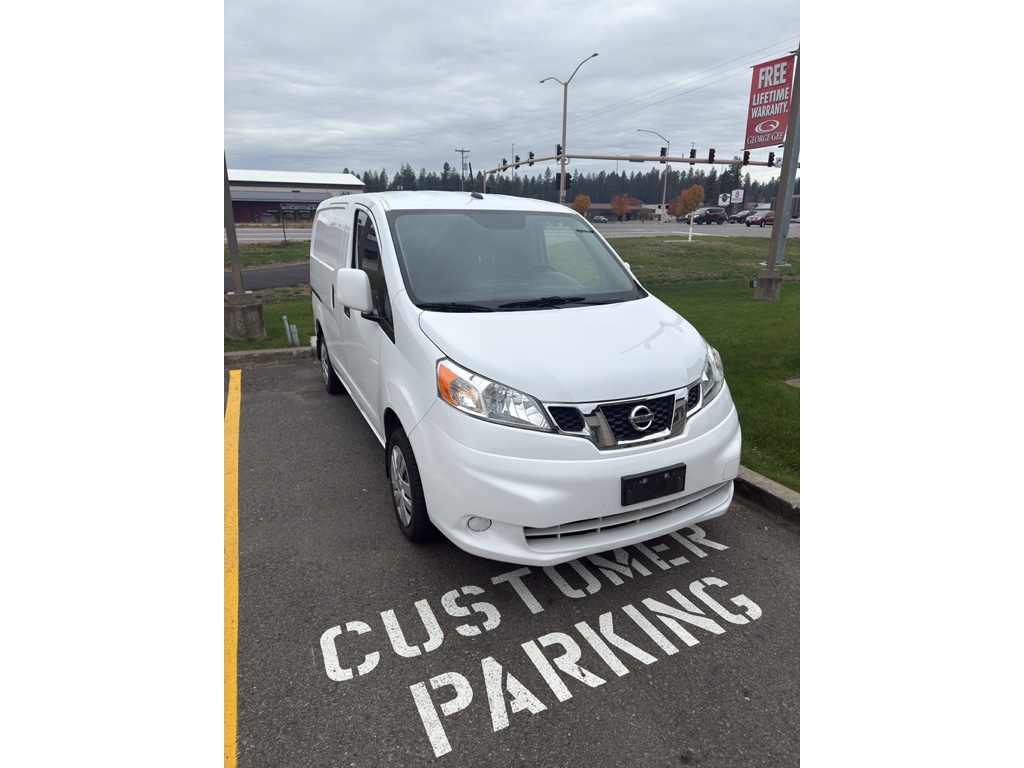 2019 Nissan NV200 SV photo 2