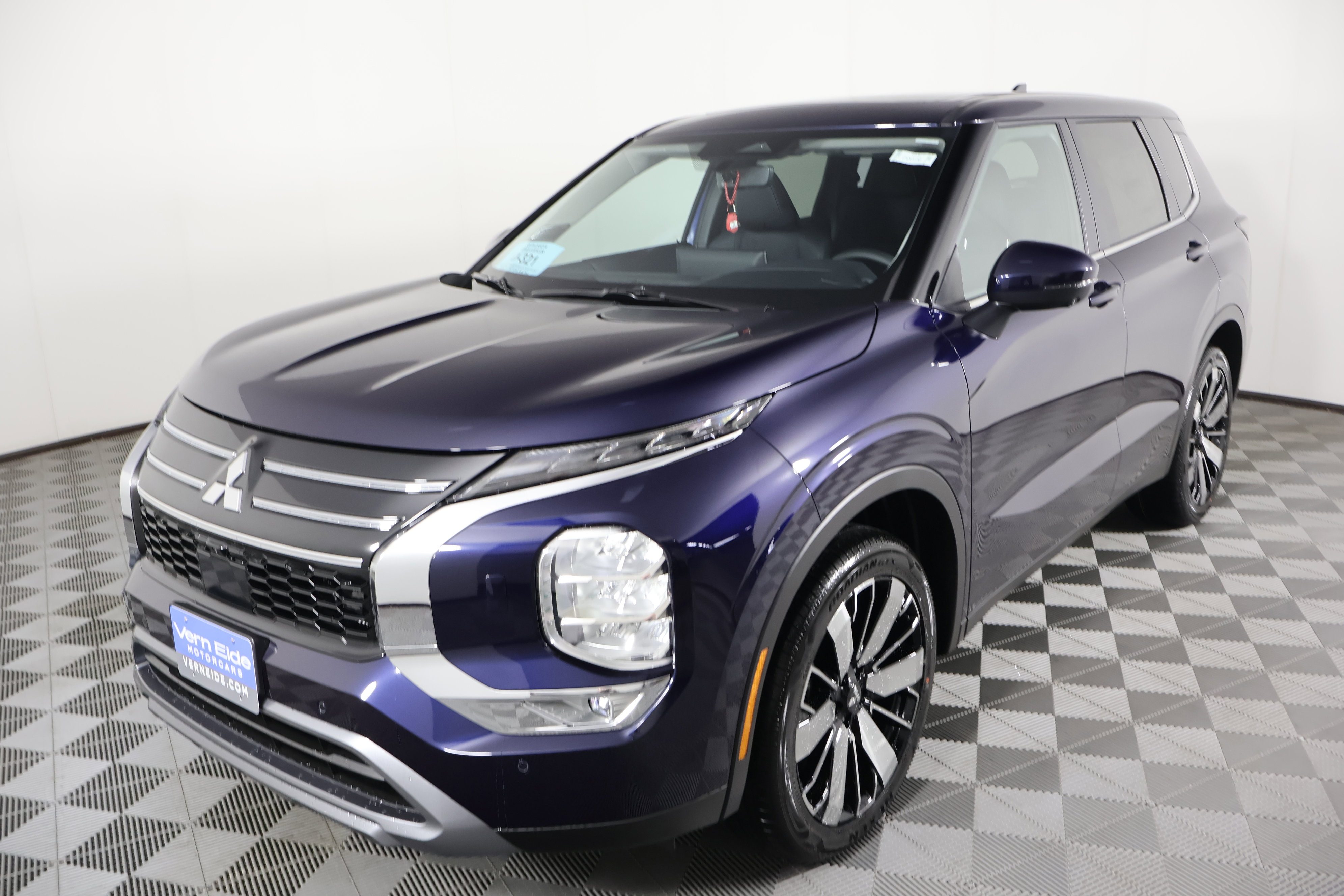 2025 Mitsubishi Outlander SE photo 9