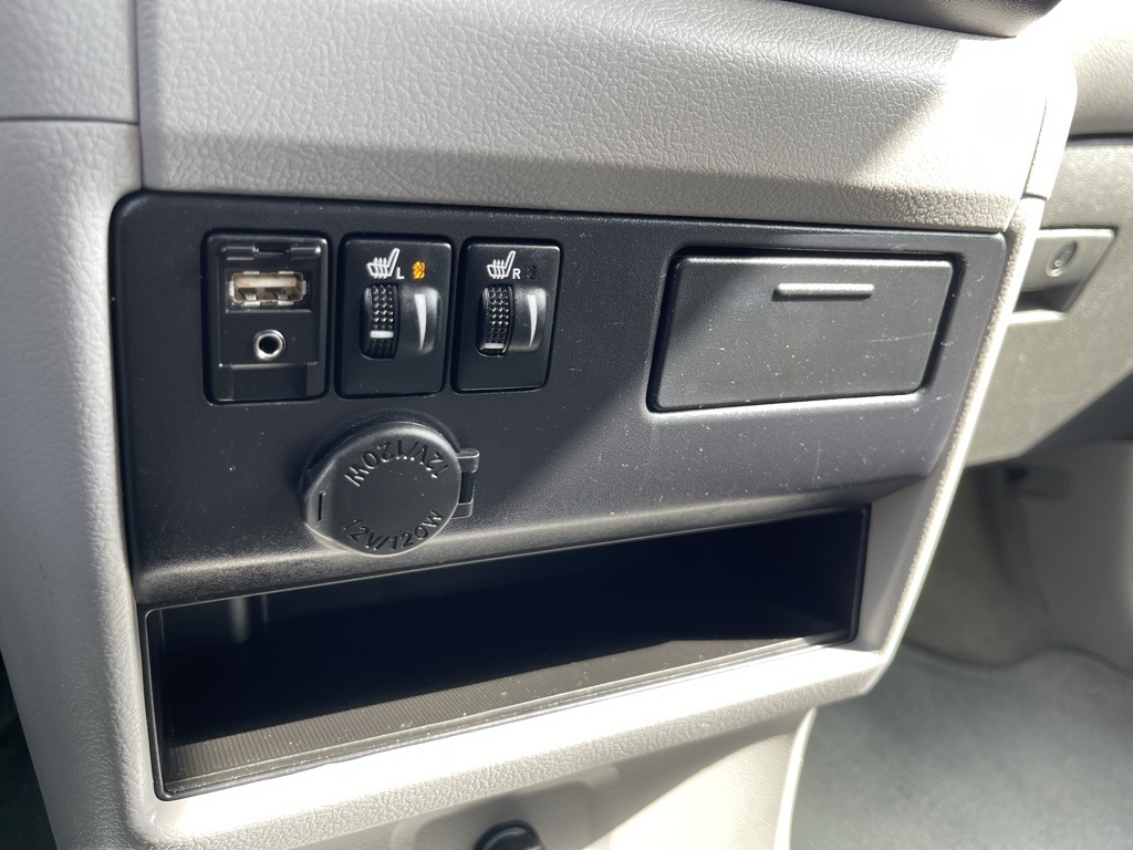 2017 Toyota Sienna XLE photo 52