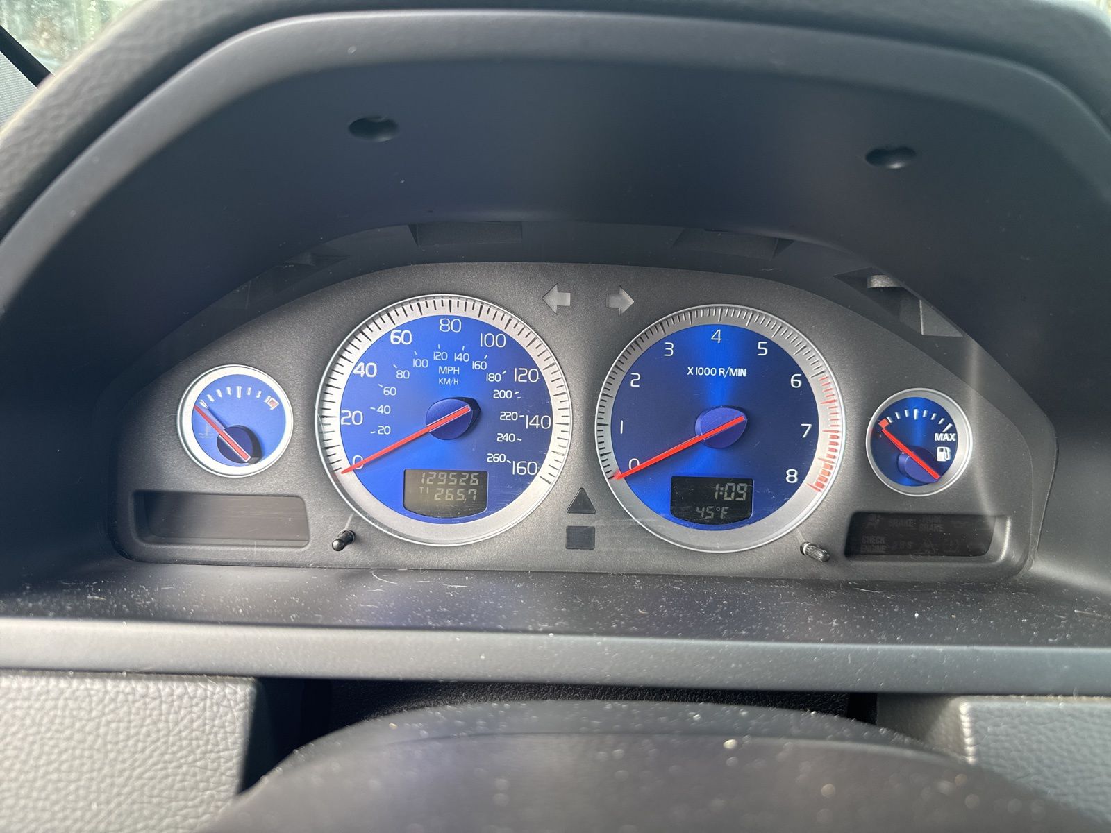 2013 Volvo XC90 R-Design's photo