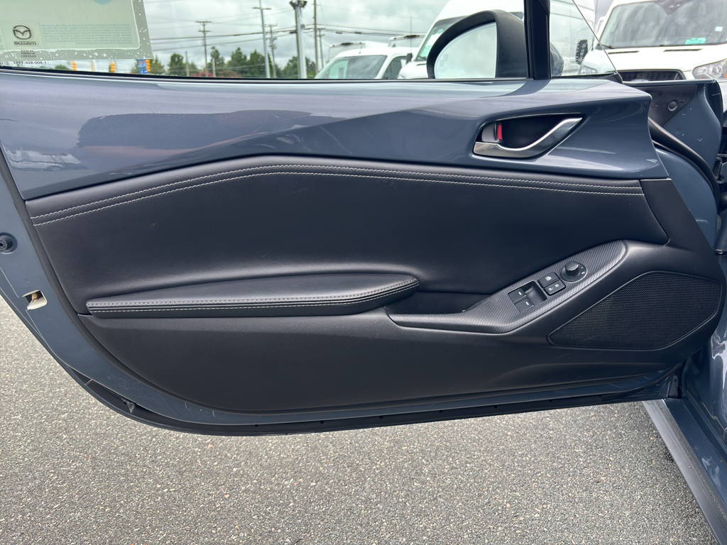 2021 Mazda MX-5 Miata Miata RF Grand Touring photo 17